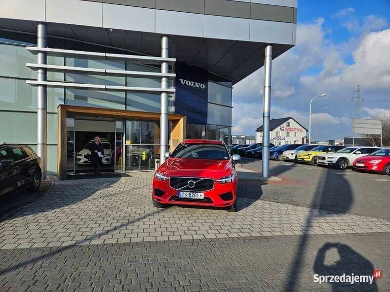 Używany 2018 Volvo XC60 R-Design SUV | 115 000 zł (Drogi) - Obraz 1/4