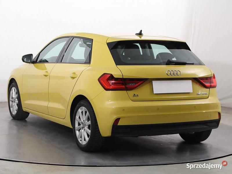 Używany Audi A1 2020 Żółty SUV
