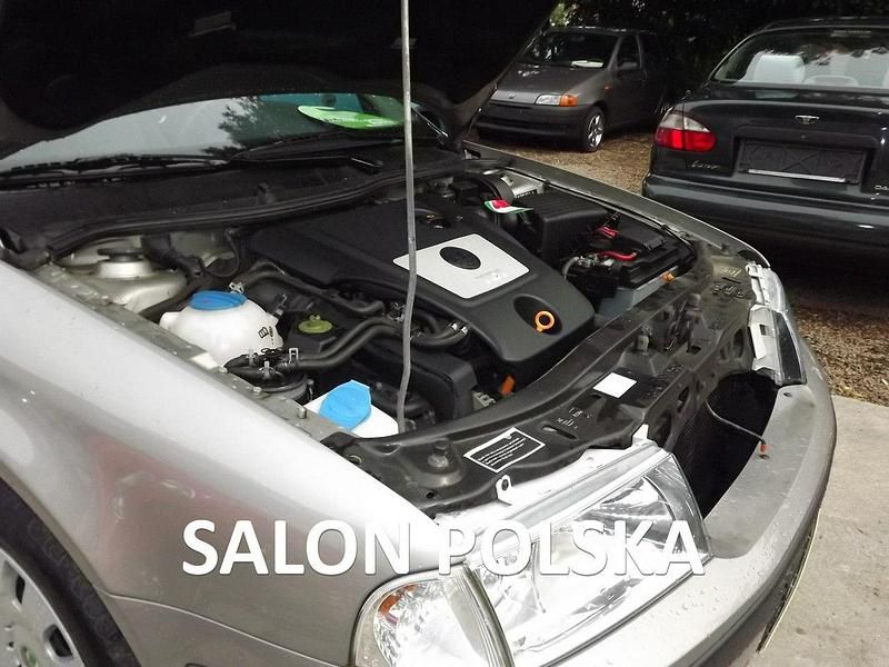 Srebrny Używany 2001 Skoda Octavia Sedan/Limuzyna | 14 200 zł - Obraz 1/4