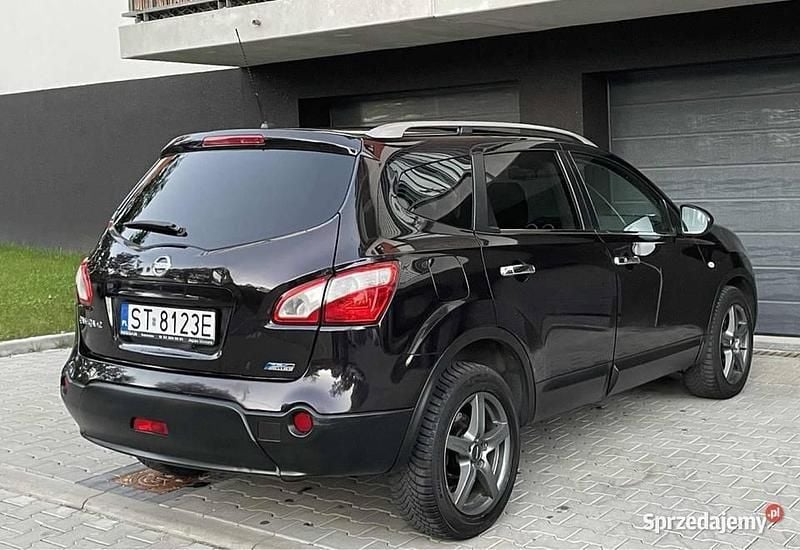 Używany Nissan Qashqai +2 2010 Czarny SUV