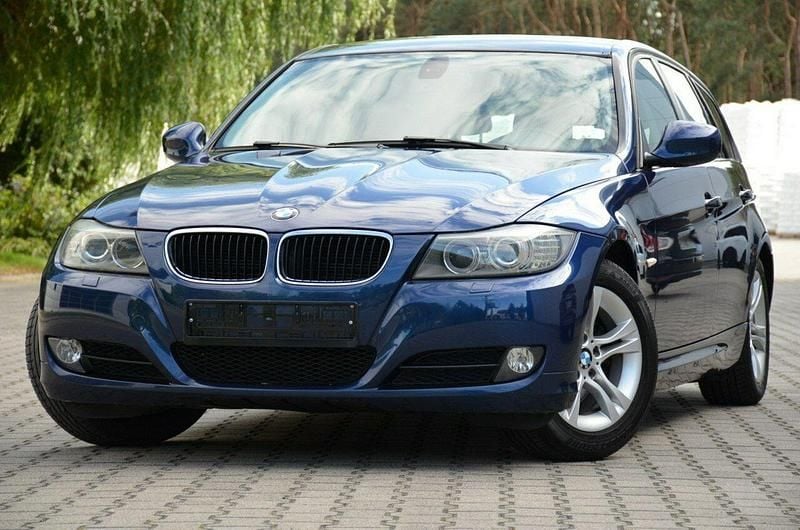 Używany BMW 320 163 KM (119 kW) 2012 Niebieski Kombi