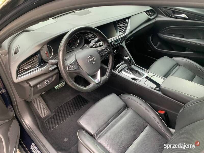 Używany Opel Insignia OPC 205 KM (150 kW) 2018 Granatowy Sedan/Limuzyna
