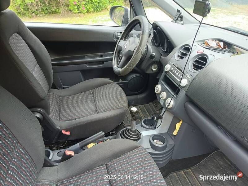 Używany Mitsubishi Colt 95 KM (69 kW) 2007 Srebrny Hatchback