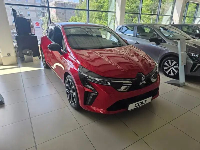 Używany Mitsubishi Colt 2023 Czerwony