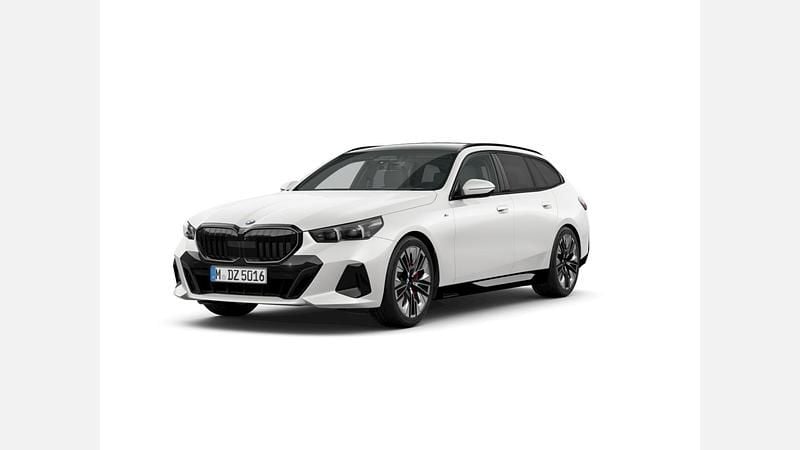 Mineral white metallic metalizowany Używany 2024 BMW 540 Comfort Edition Kombi | 349 900 zł (Uczciwa cena) - Obraz 1/3
