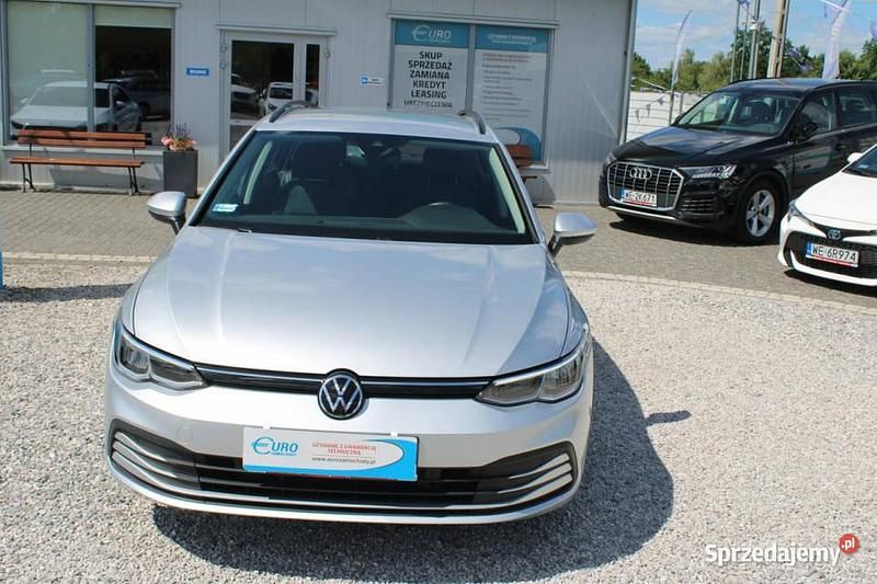Używany VW Golf VIII Life 2022 Srebrny Kombi