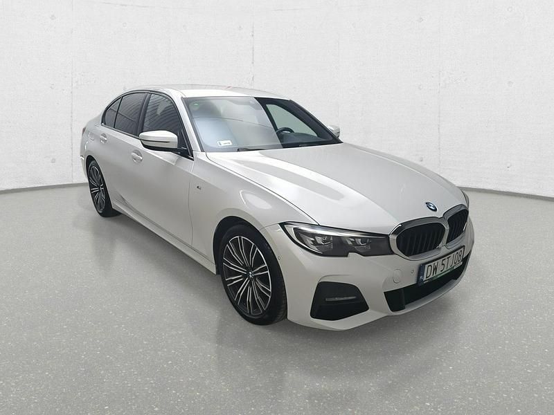 Biały Używany 2022 BMW 320e Sedan/Limuzyna | 95 000 zł - Obraz 1/4