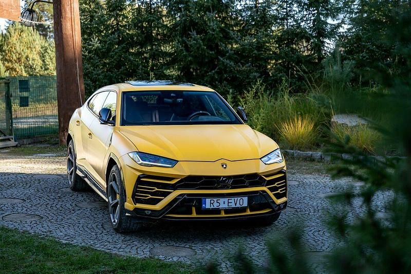 Żółtozłoty Używany 2019 Lamborghini Urus SUV | 999 777 zł - Obraz 1/4