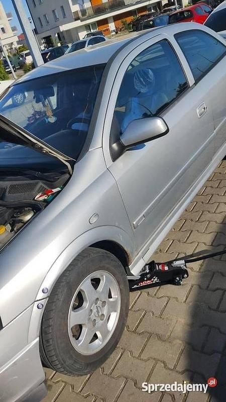 Używany Opel Astra 1999 Srebrny Hatchback