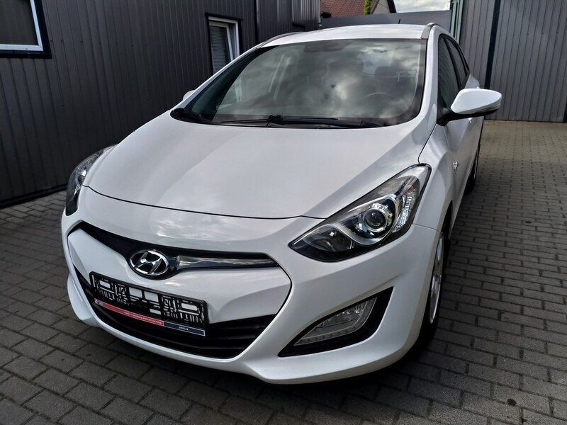 Biały Używany 2013 Hyundai i30 Kombi | 32 400 zł (Uczciwa cena) - Obraz 1/4