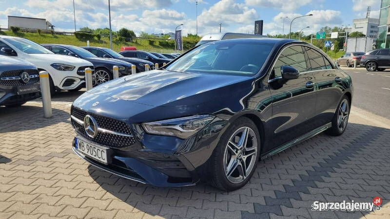 Czarny Używany 2024 Mercedes CLA180 Sedan/Limuzyna | 143 172 zł (Uczciwa cena) - Obraz 1/4
