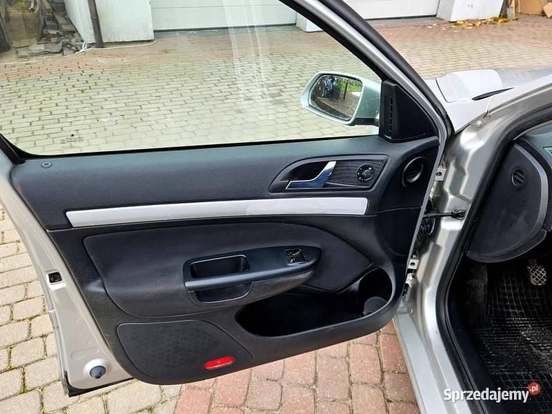 Srebrny Używany 2005 Skoda Octavia Sedan/Limuzyna | 10 900 zł (Dość drogi) - Obraz 1/4