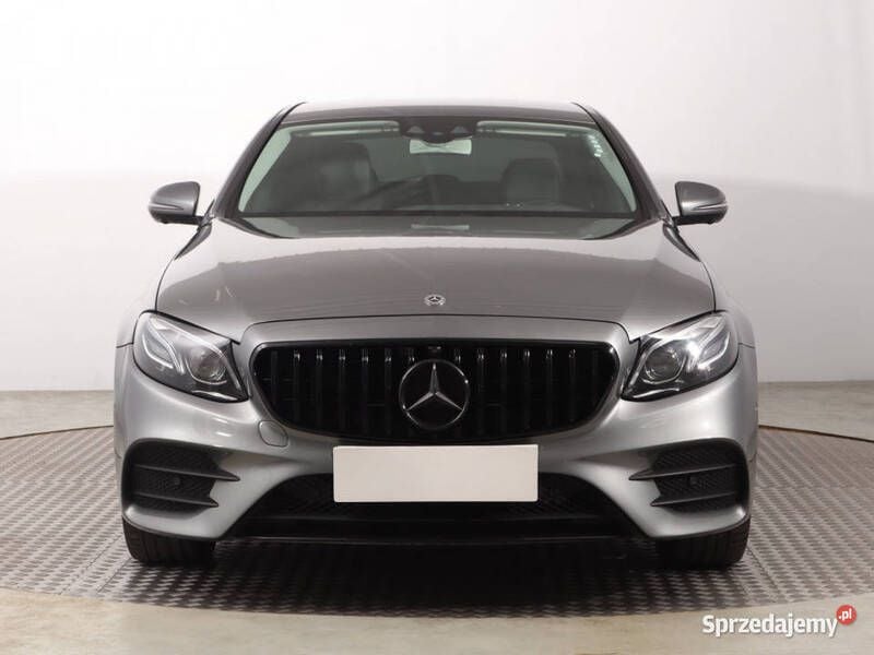 Szary Używany 2016 Mercedes E220 Sedan/Limuzyna | 99 999 zł (Uczciwa cena) - Obraz 1/4