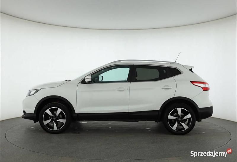 Używany Nissan Qashqai 116 KM (85 kW) 2016 Biały SUV