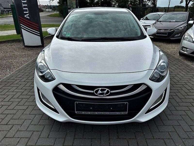 Używany Hyundai i30 Premium 110 KM (80 kW) 2014 Biały Hatchback