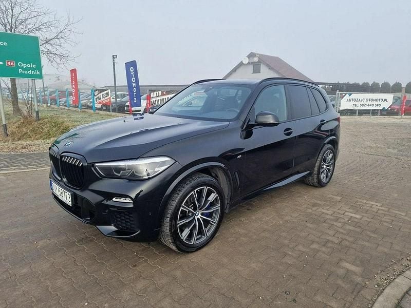 Czarny Używany 2021 BMW 225 SUV | 199 999 zł - Obraz 1/4