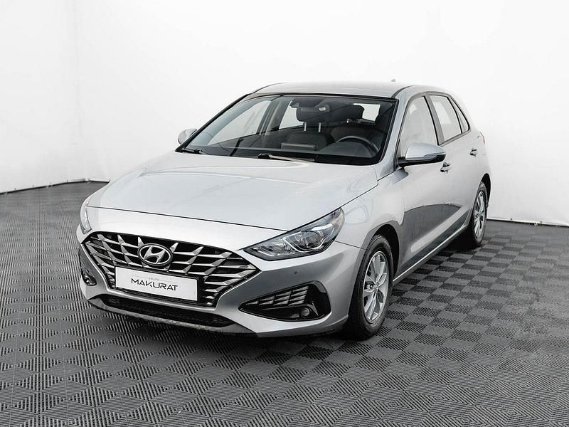 Używany Hyundai i30 120 KM (88 kW) 2022 Srebrny (metalik) Hatchback