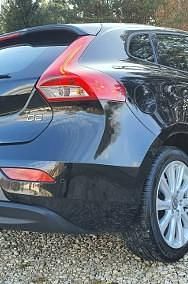 Używany Volvo V40 Kinetic 115 KM (84 kW) 2014 Czarny Hatchback