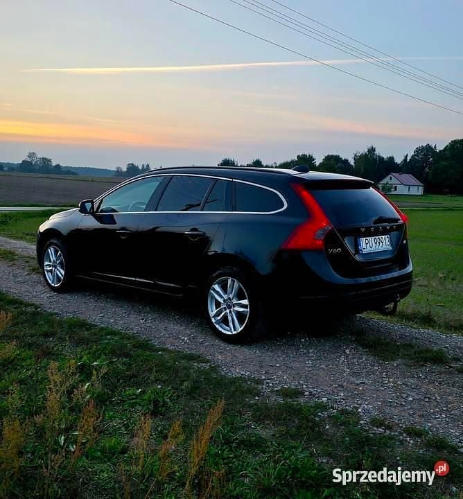 Czarny Używany 2012 Volvo V60 Summum Kombi | 33 600 zł (Dość drogi) - Obraz 1/4