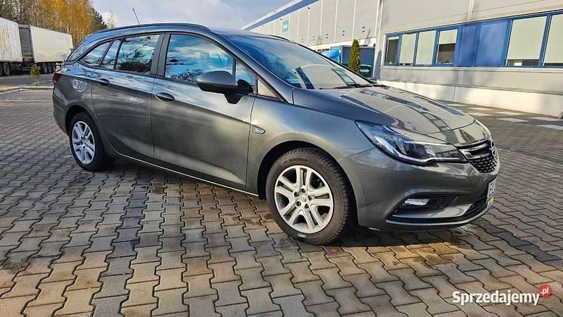 Szary Używany 2017 Opel Astra Kombi | 35 900 zł (Uczciwa cena) - Obraz 1/4