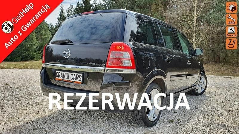Czarny (metalik) Używany 2010 Opel Zafira Minivan | 16 400 zł (Uczciwa cena) - Obraz 1/4