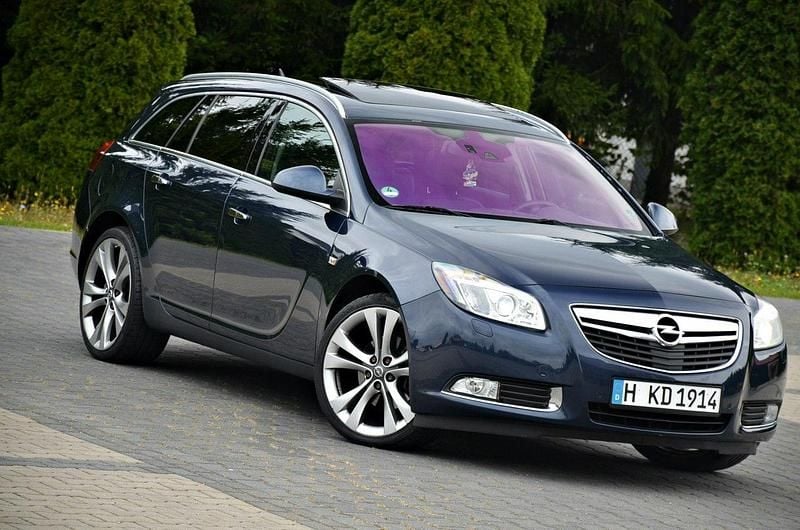 Używany Opel Insignia Cosmo 160 KM (117 kW) 2013 Niebieski (metalik, perła) Kombi
