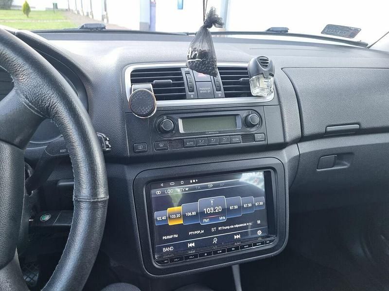 Czarny Używany 2008 Skoda Roomster Minivan | 12 400 zł (Dość drogi) - Obraz 1/4