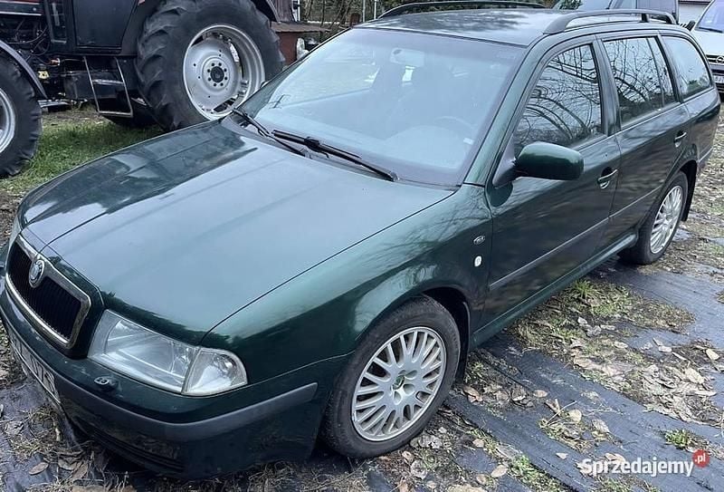 Zielony Używany 2004 Skoda Octavia Elegance Kombi | 12 000 zł (Uczciwa cena) - Obraz 1/4