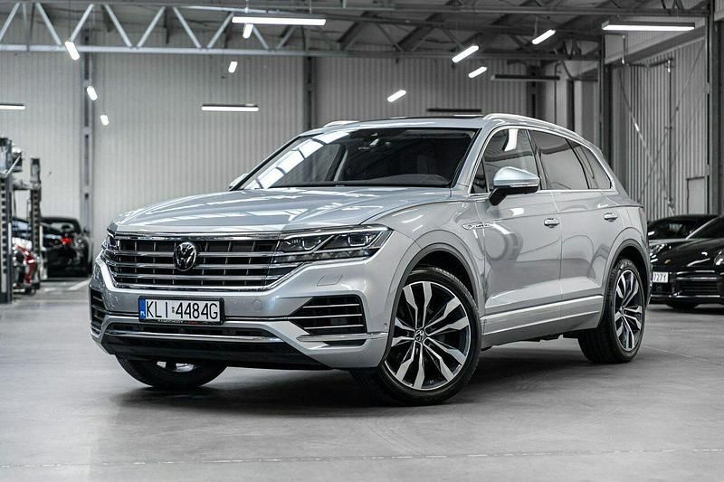 Srebrny Używany 2020 VW Touareg Exclusive SUV | 185 000 zł (Uczciwa cena) - Obraz 1/4