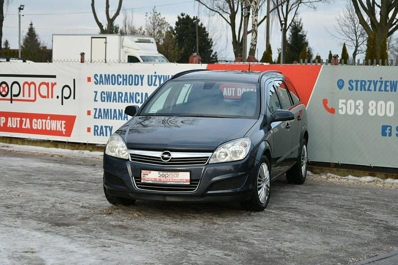 Używany Opel Astra 110 KM (80 kW) 2008 Szary Kombi