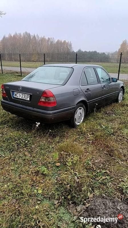 Szary Używany 1997 Mercedes C220 Sedan/Limuzyna | 5200 zł - Obraz 1/4