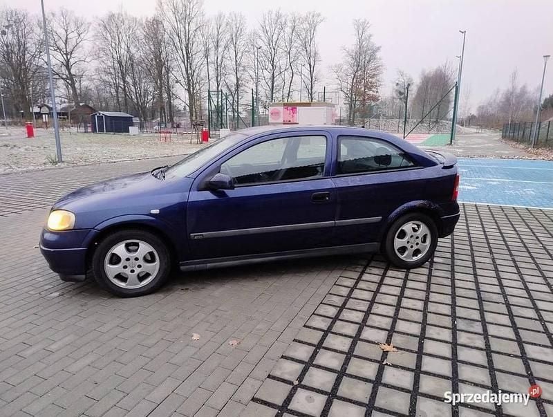 Niebieski Używany 2000 Opel Astra Hatchback | 2600 zł (Dobra cena) - Obraz 1/4