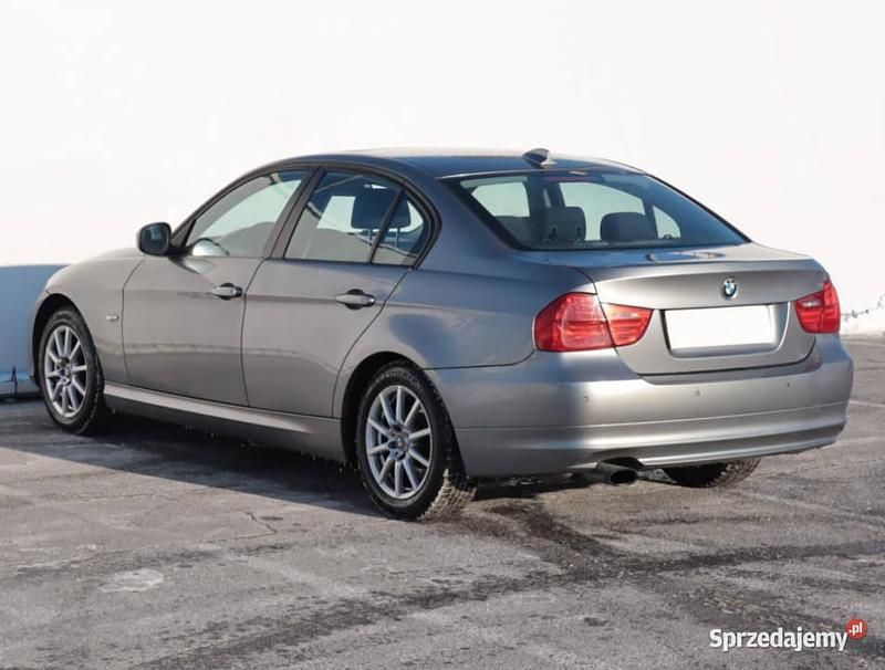 Używany BMW 320 170 KM (125 kW) 2008 Szary Sedan/Limuzyna