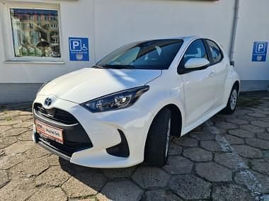 Używany Toyota Yaris Hybrid 116 KM (85 kW) 2023 Biały Hatchback