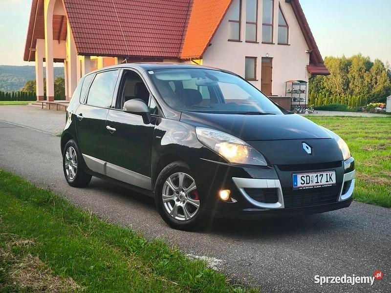 Czarny Używany 2011 Renault Scénic III Bose Edition Minivan | 16 900 zł (Uczciwa cena) - Obraz 1/4