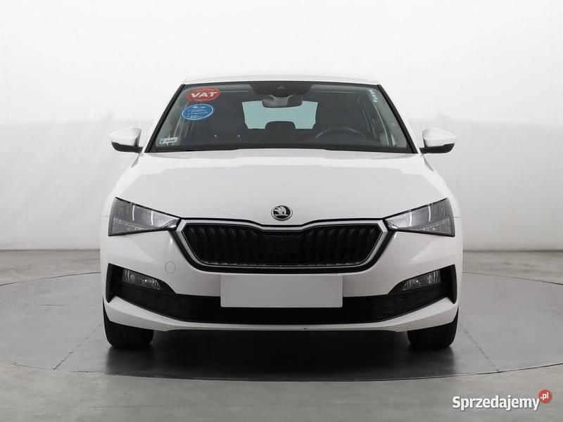 Biały Używany 2022 Skoda Scala Hatchback | 58 999 zł (Uczciwa cena) - Obraz 1/4