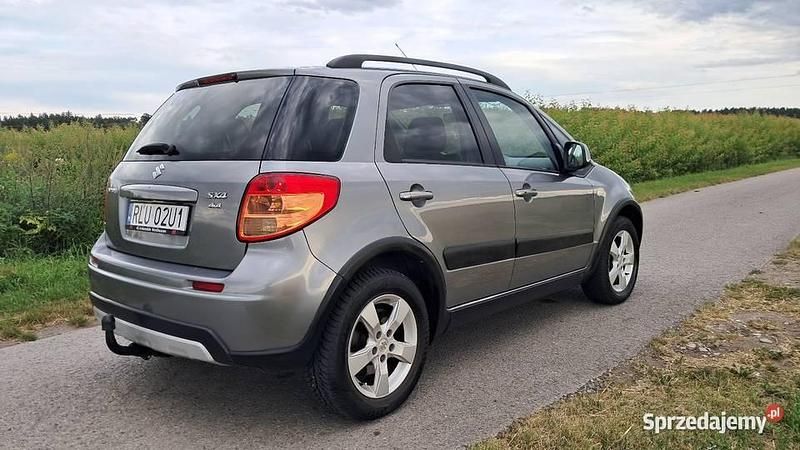 Używany Suzuki SX4 2010 Grafitowy SUV