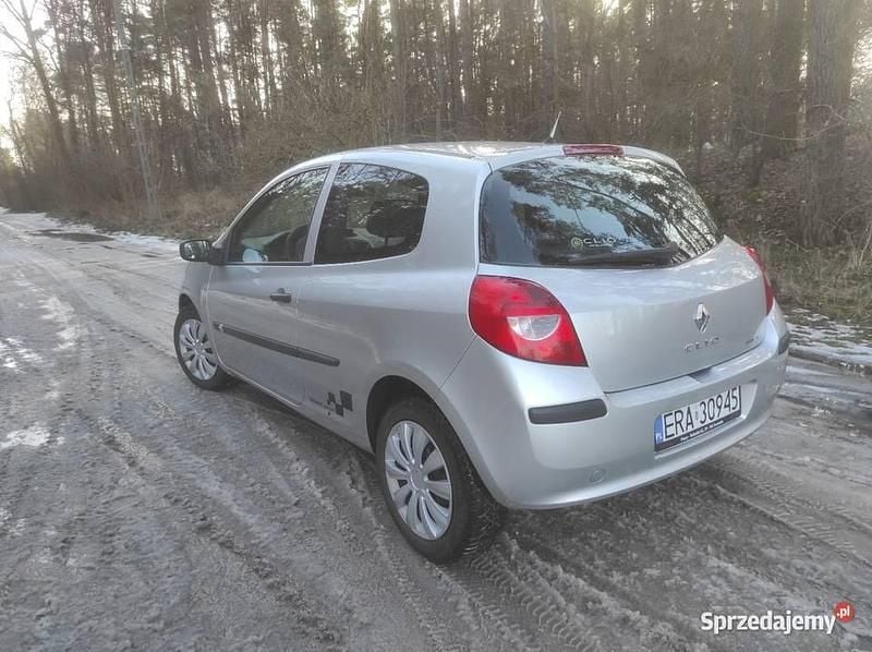 Używany Renault Clio III 2006 Srebrny Hatchback