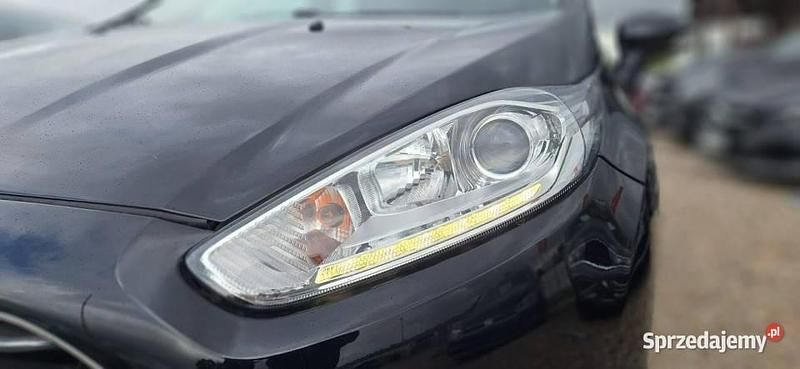 Używany Ford Fiesta 82 KM (60 kW) 2015 Czarny (metalik) Hatchback