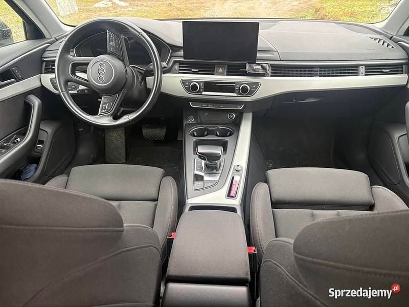 Używany Audi A4 2020 Czarny Sedan/Limuzyna