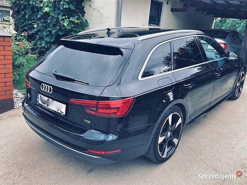 Używany 2017 Audi A4 S-Line | 29 500 zł - Obraz 1/4