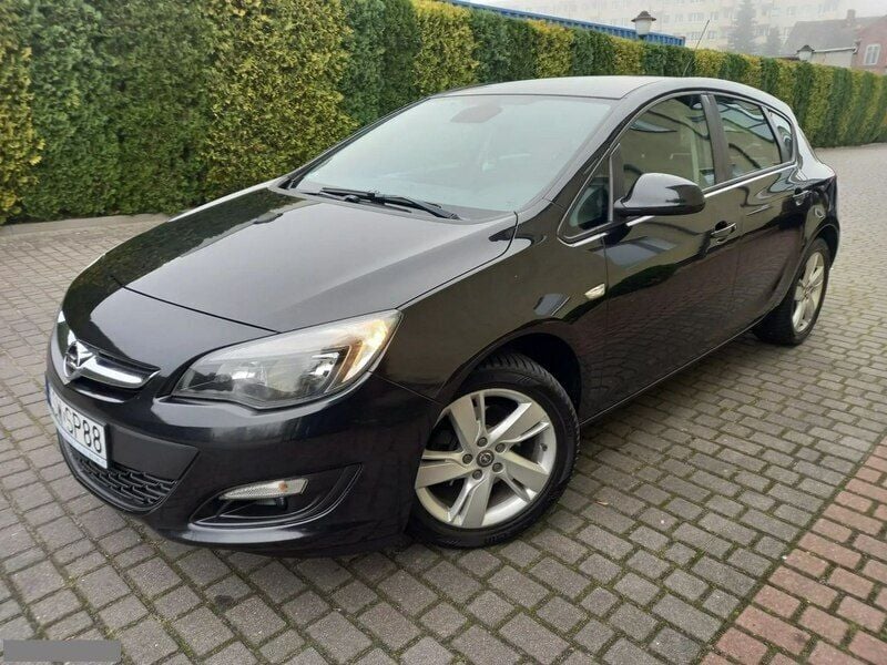 Czarny Używany 2015 Opel Astra Sedan/Limuzyna | 26 900 zł (Uczciwa cena) - Obraz 1/4