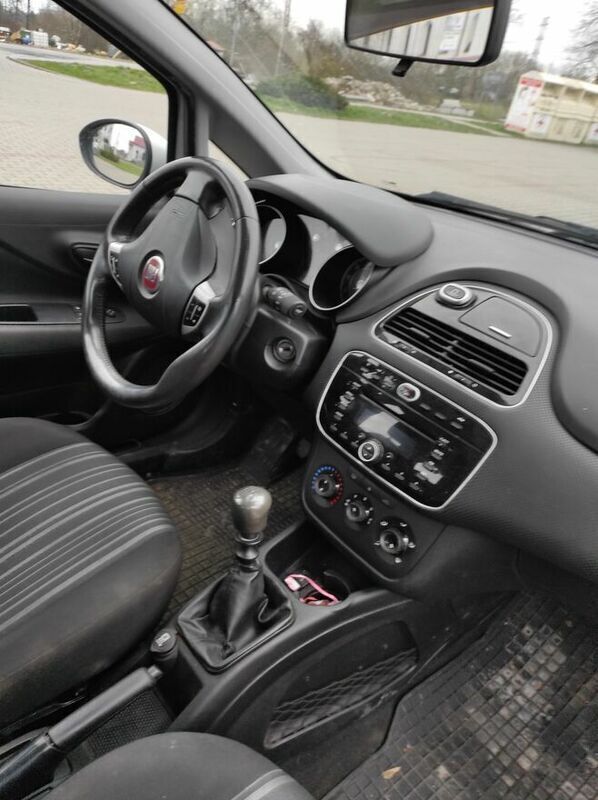 Biały Używany 2011 Fiat Punto Hatchback | 12 000 zł (Drogi) - Obraz 1/4