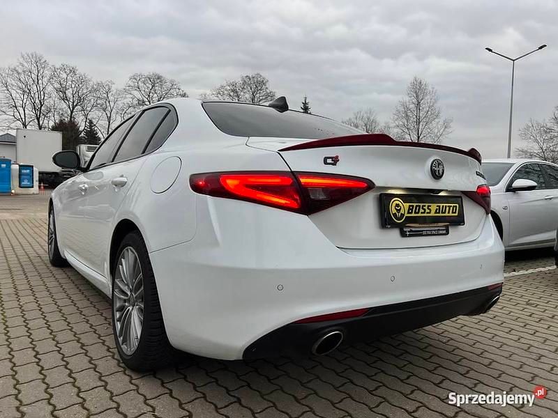 Używany Alfa Romeo Giulia 2017 Biały Sedan/Limuzyna