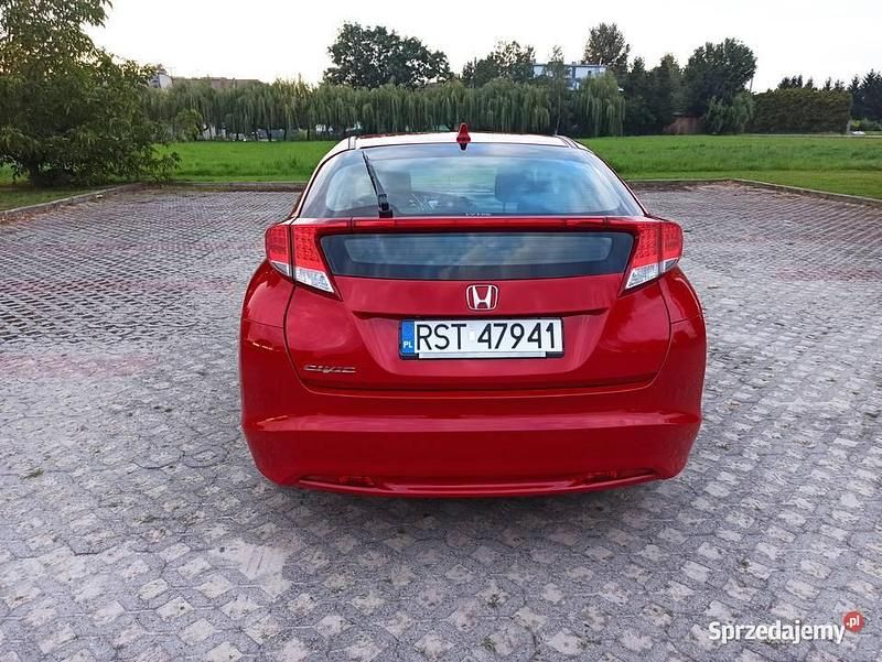Czerwony Używany 2013 Honda Civic Hatchback | 30 000 zł (Uczciwa cena) - Obraz 1/4