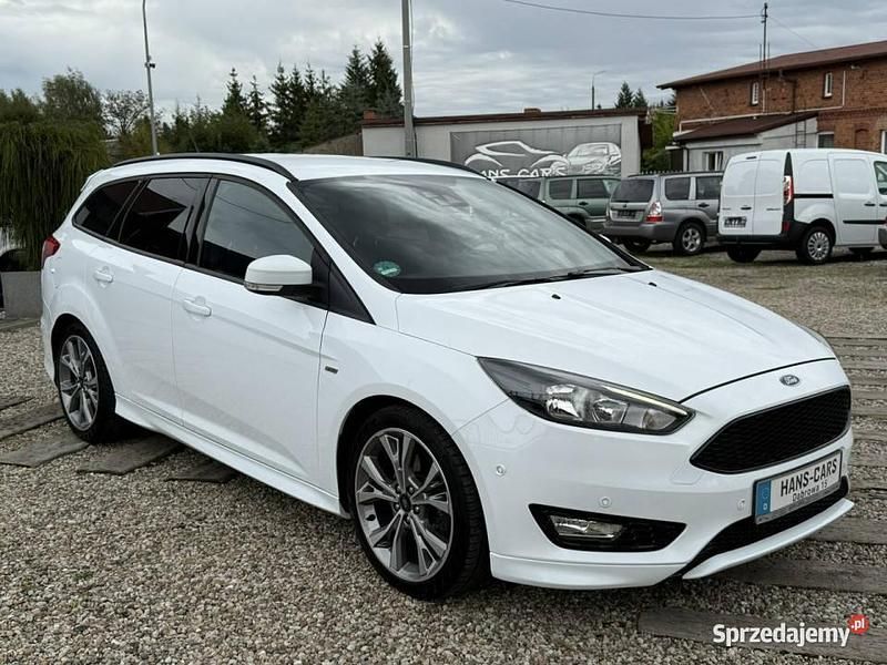 Biały Używany 2018 Ford Focus ST-Line Kombi | 43 900 zł (Dobra cena) - Obraz 1/4