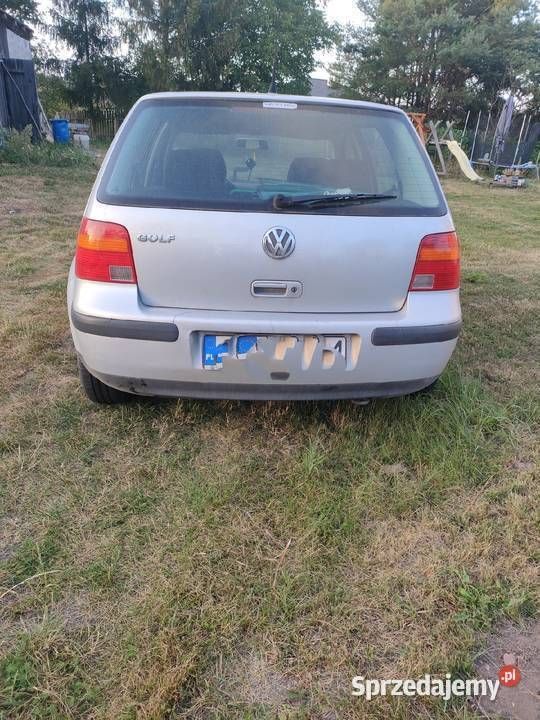 Używany VW Golf IV 1999 Srebrny Sedan/Limuzyna