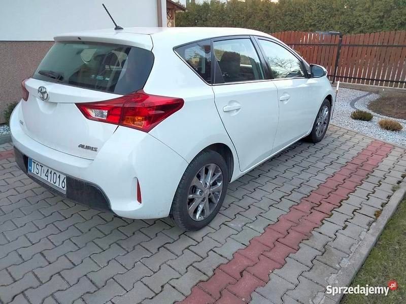 Używany Toyota Auris 90 KM (66 kW) 2013
