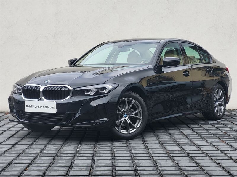 Czarny szafir metalizowany Używany 2023 BMW 318 Shadowline Sedan/Limuzyna | 169 000 zł (Drogi) - Obraz 1/4