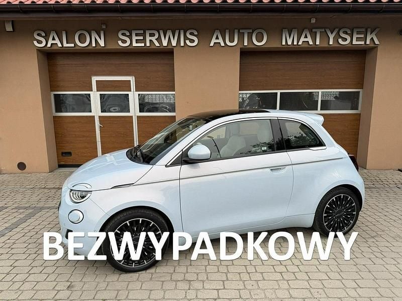 Niebieski Używany 2022 Fiat 500e La Prima Hatchback | 72 900 zł - Obraz 1/4